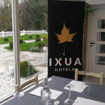 Отель Ixua Hotela
