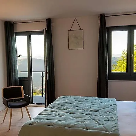 Ixua Hotela Hotel 3*