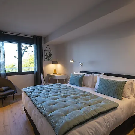 Ixua Hotela Hotel