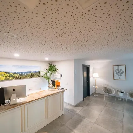 Ixua Hotela Otel 3*